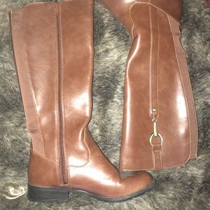 Super cute boots! Barely worn!